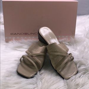 Bandolino sandal size 5.5 beige